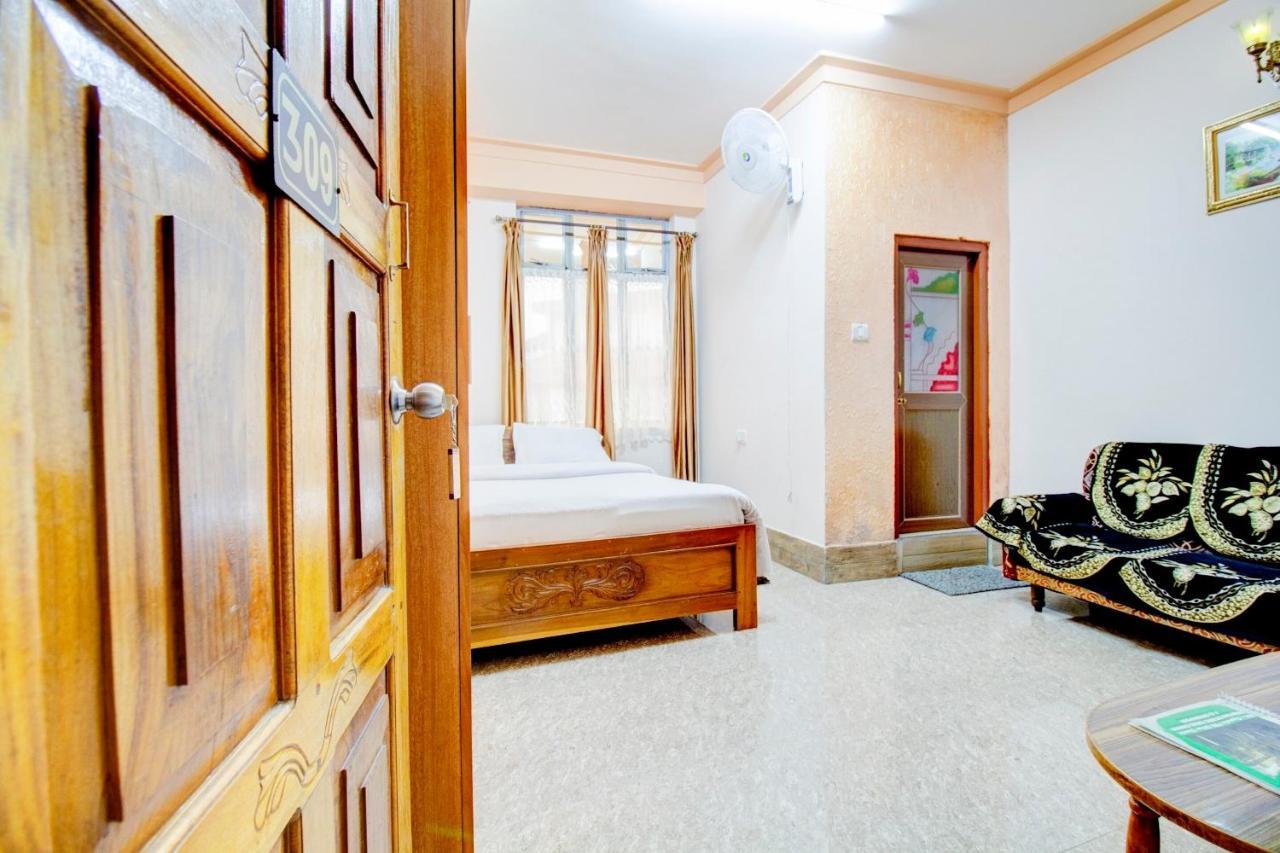 Capital O 79144 Coniferous Resort Czerapuńdżi Zewnętrze zdjęcie