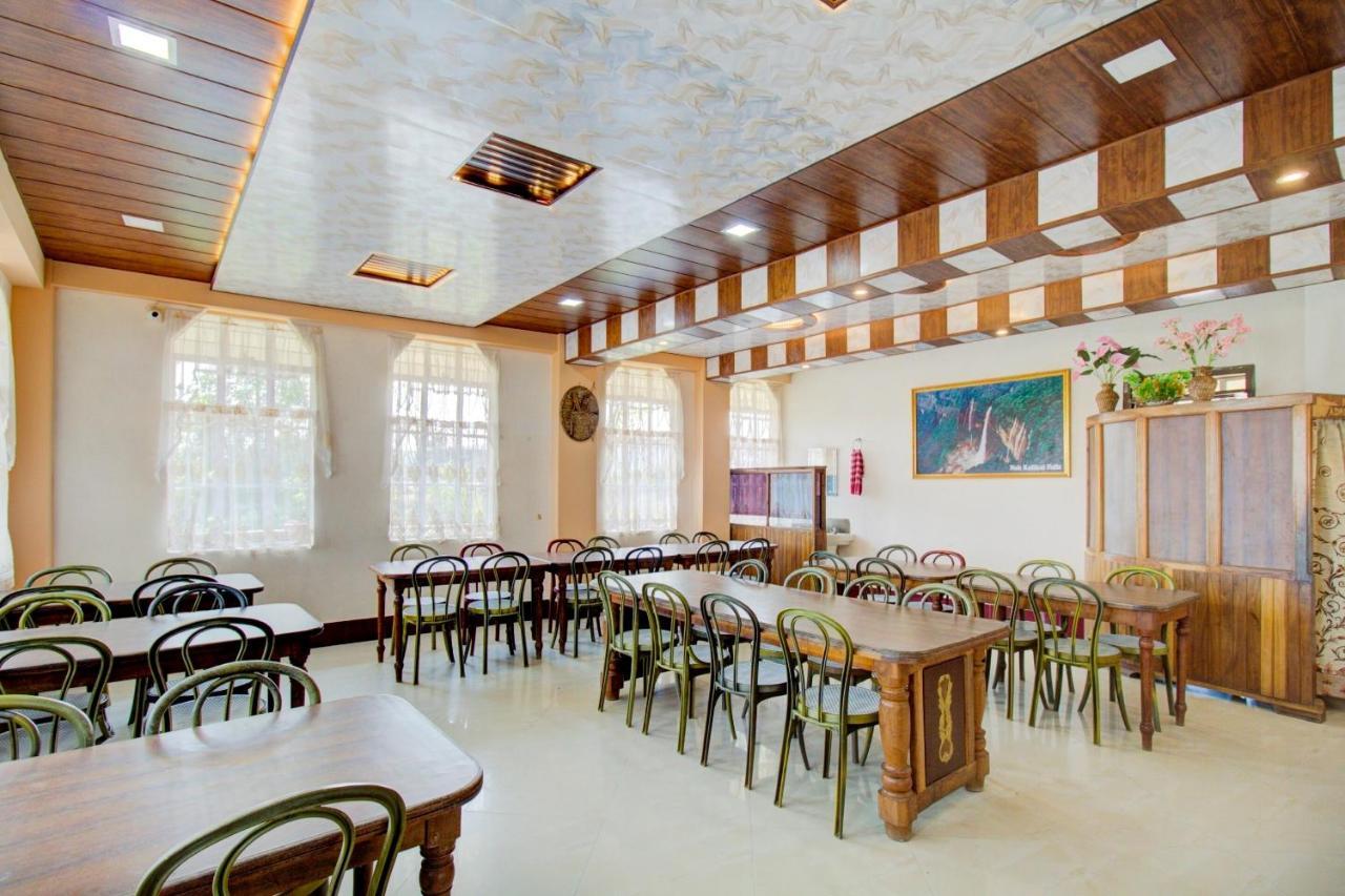 Capital O 79144 Coniferous Resort Czerapuńdżi Zewnętrze zdjęcie